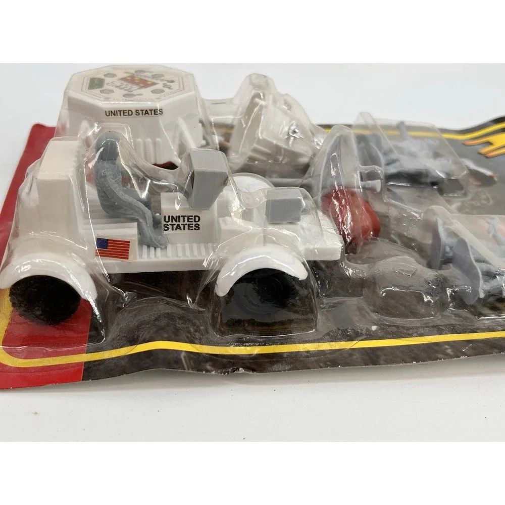 1998 Action Products Space Adventures Apollo Mission Astronaut Rover Toy Set